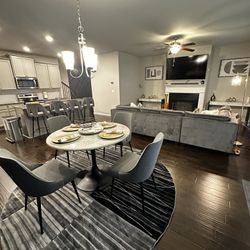 Dinning Room set + Rug 