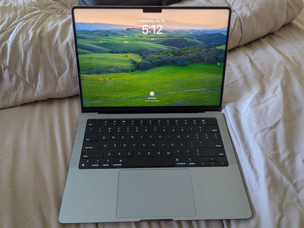 14" MacBook pro