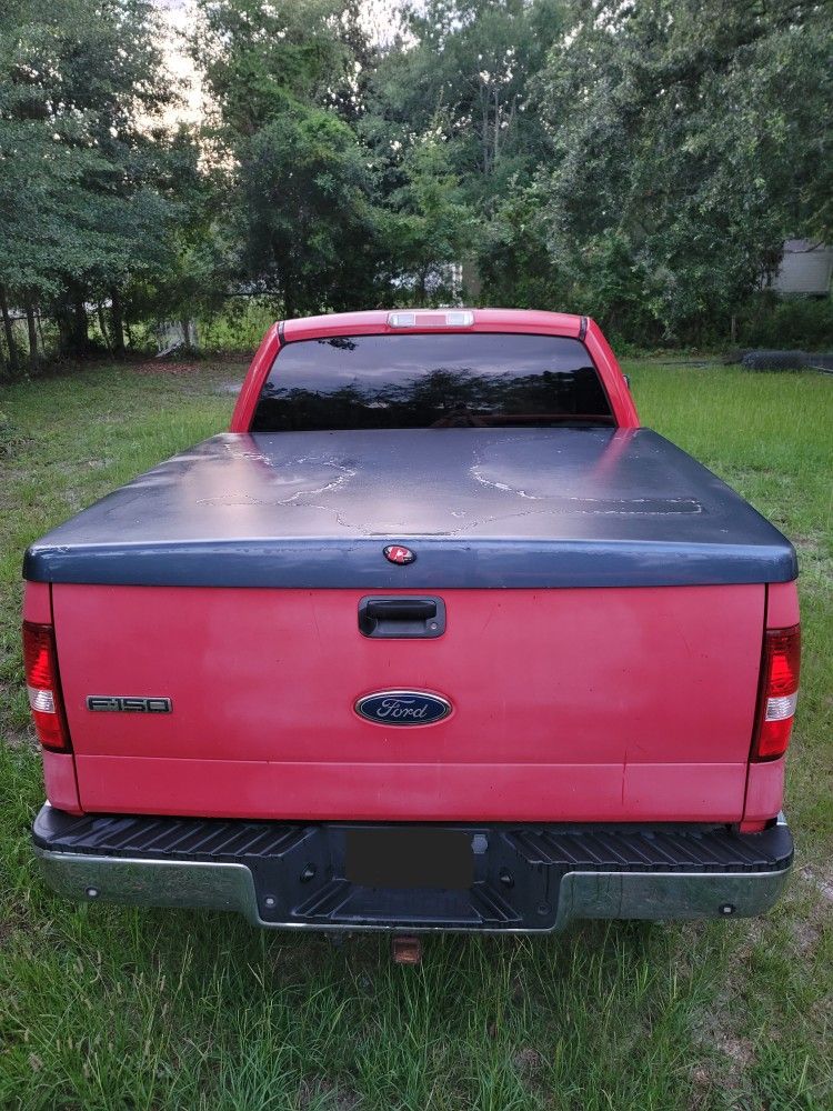 Ford F-150 Fiberglass Tonneau Cover 04-08 5 1/2' Bed