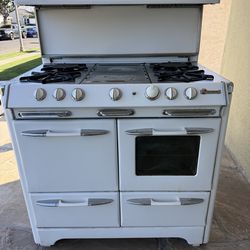 Vintage O’keefe & Merritt Gas Oven/Stove Combo