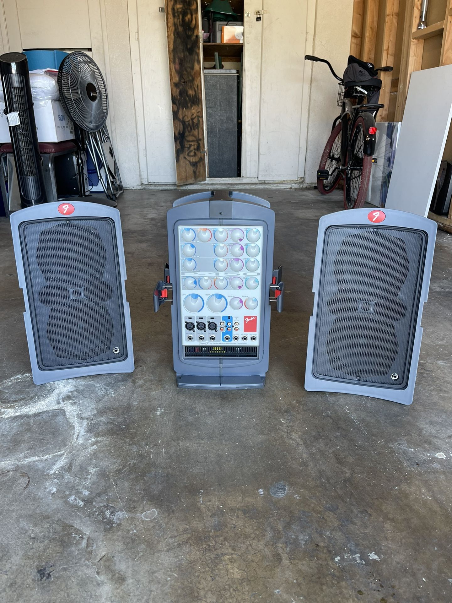 Fender PASSPORT P-150 Portable PA System
