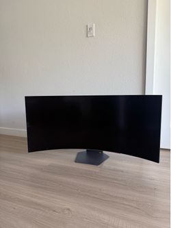 LG UltraGear 45” OLED Curved Gaming Monitor