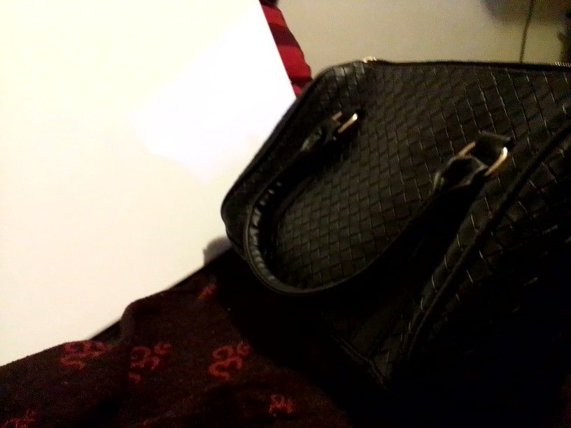 Black Mei Ge Purse W/ Zipper