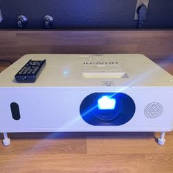 Hitachi 5000 Lumens HDMI Projector