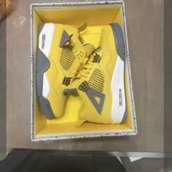 Jordan 4 