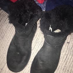 Australian UGG boots size 10 1/2 only $40