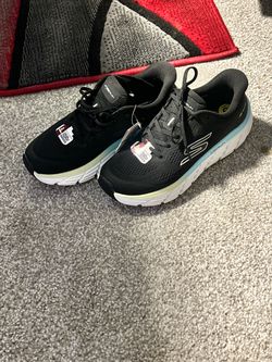 Skechers Go Run Sneakers New with Tags