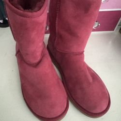 UGG 
