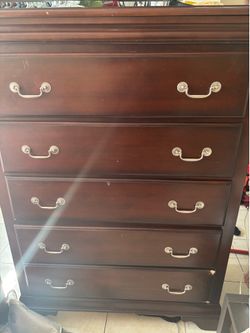 Dresser
