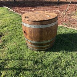 Storage/ pet food barrel