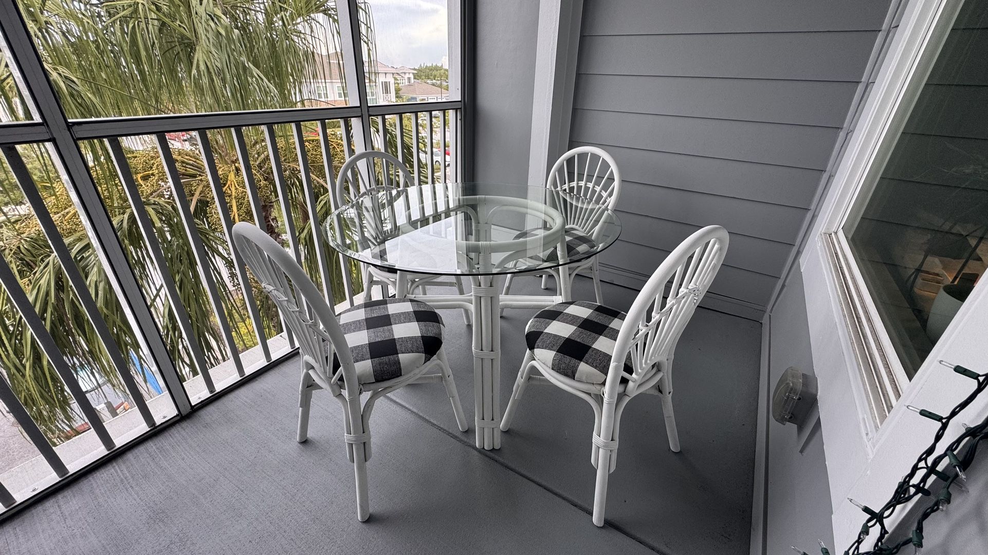 🌿 Outdoor/Indoor 5-Piece Patio Dining Set – Glass Table + 4 Chairs