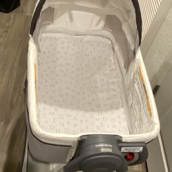 Bassinet/change Table