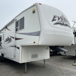 2004 Keystone Everest Fidth Wheel/ Rv/ Travel Trailer 