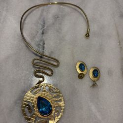 Matching necklace & earring set