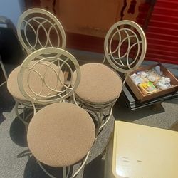 3 Bar Stools Heavy Steel Construction Top Rotates