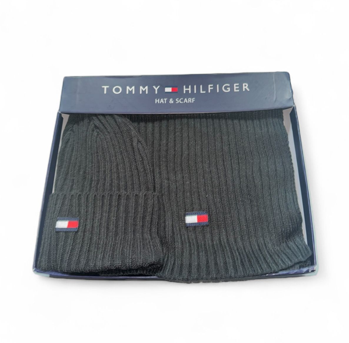 Tommy Hilfiger Hat &scarf Set