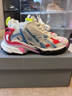 Balenciaga runners size 39