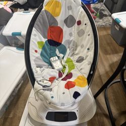 4Moms Mamaroo Swing