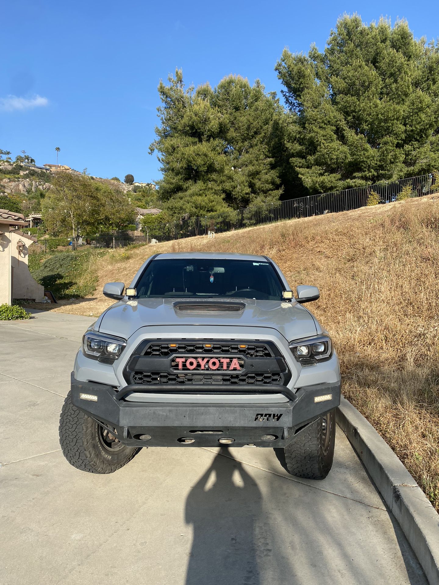 2018 Toyota TRD Sport 4x4 (clean title)