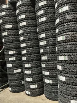 285 70 17 Kumho road venture RT