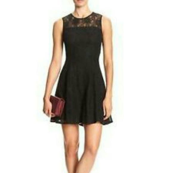 Little Black Lace Banana Republic Fit & Flare SZ 2