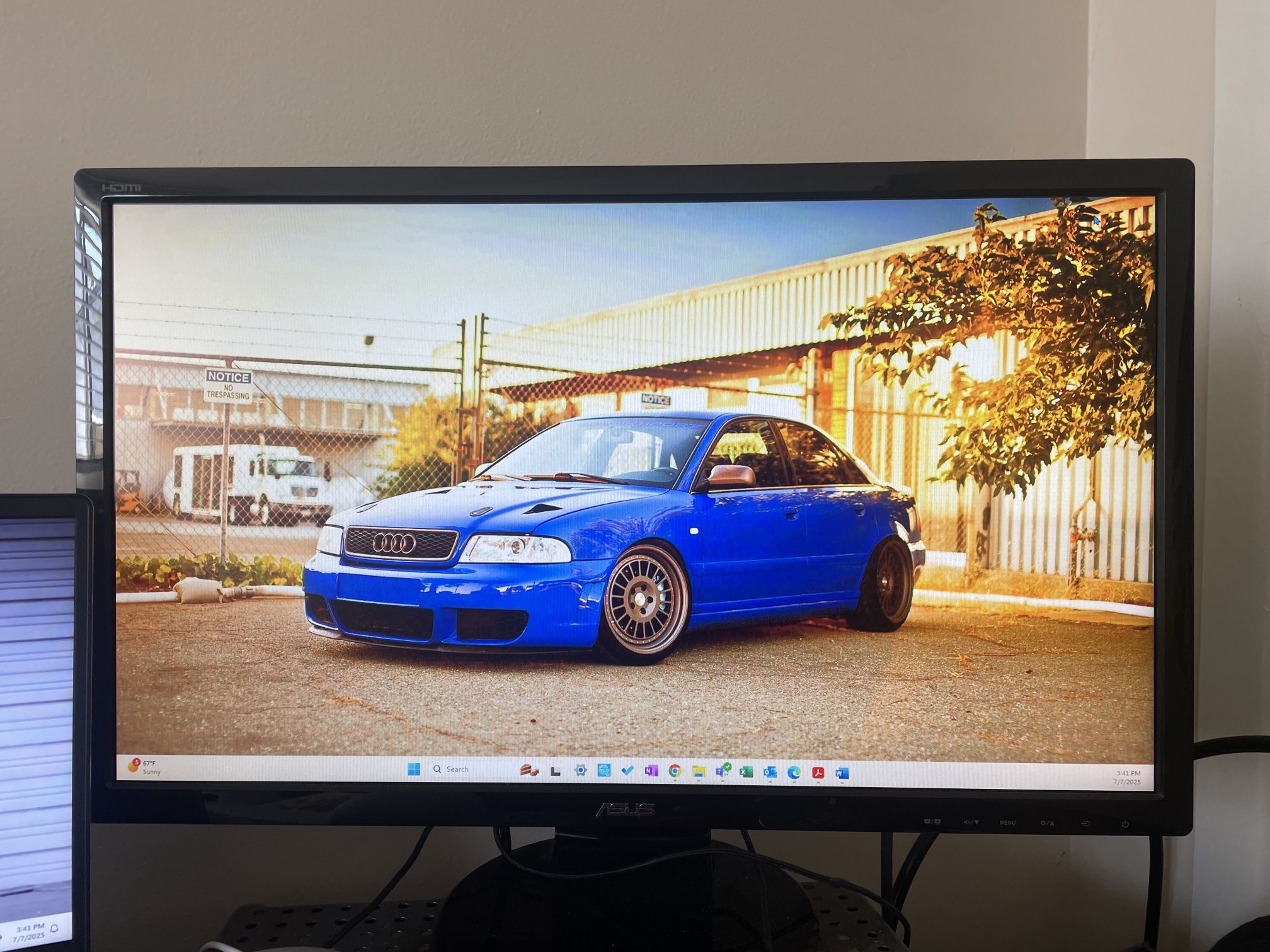 Asus Monitor 24" Priced To Sell. $40