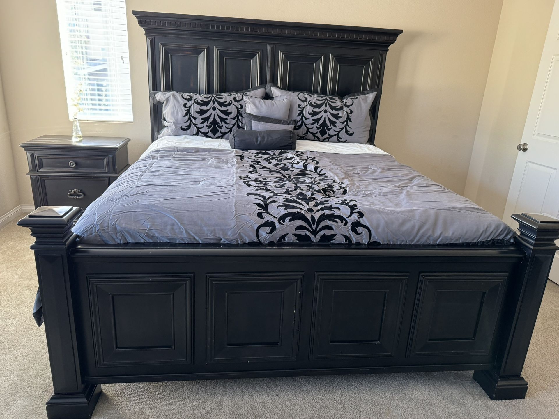 Cal King Bedroom Set