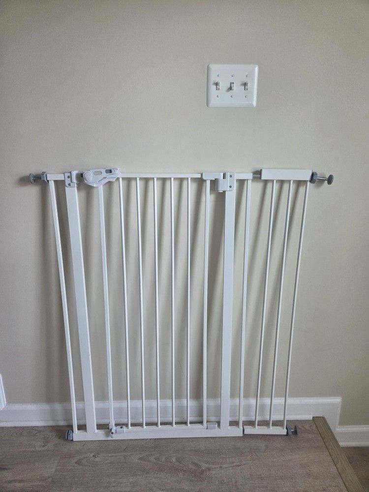 Frisco 41"Tall Pet Gate