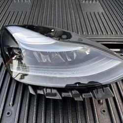 Tesla Model 3 Model Y Right Passenger Side Headlight Luz Derecha Pasajera 2018 2019 2020 2021 2022 2023 2024 2025