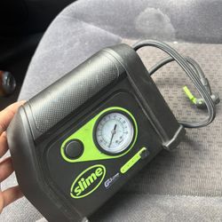 Portatil Compressor Vattery Rechargeable Good Condition 20$$