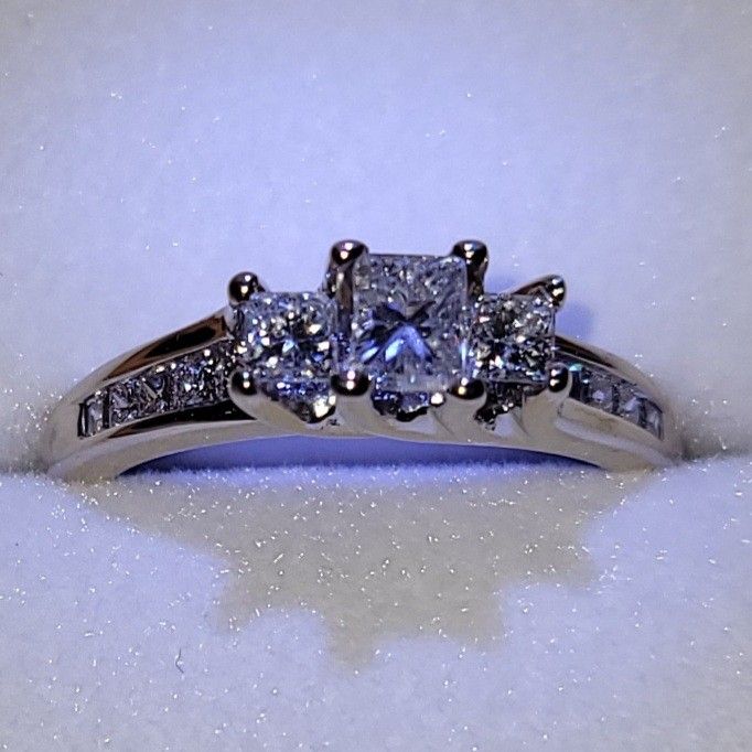 14K white gold 1.45CT diamond 3-stone Princess cut Engagement ring size 8