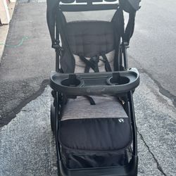 Baby trend Car Seat With Great Storage 