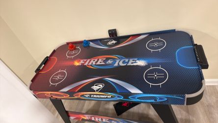 Air hockey table