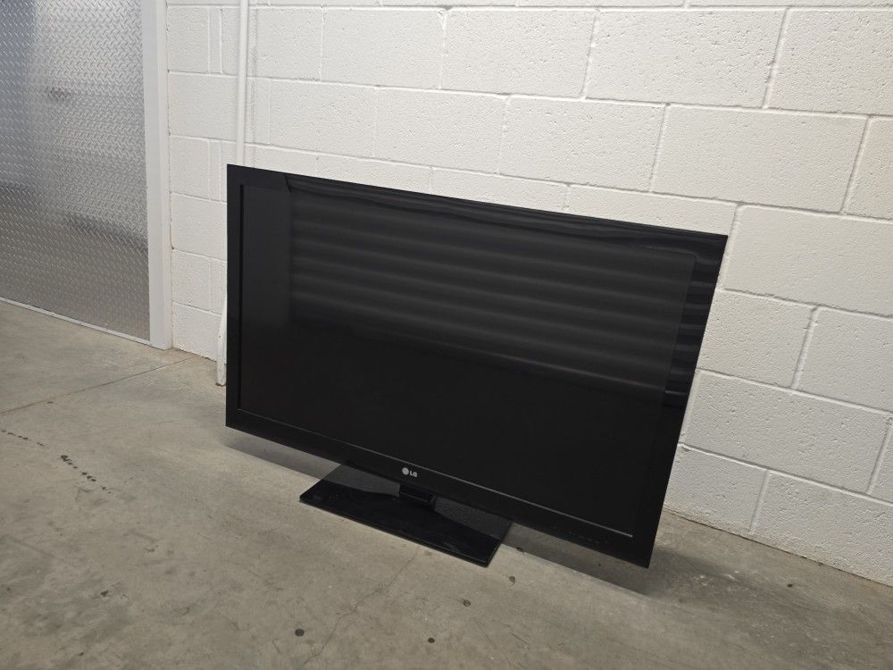 LG Flat Screen TV (42-47 in.)
