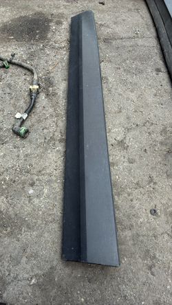 2024 Cadillac Xt5 Right Front Door Trim Molding 