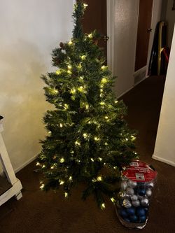 4.5 Ft Prelit Christmas Tree