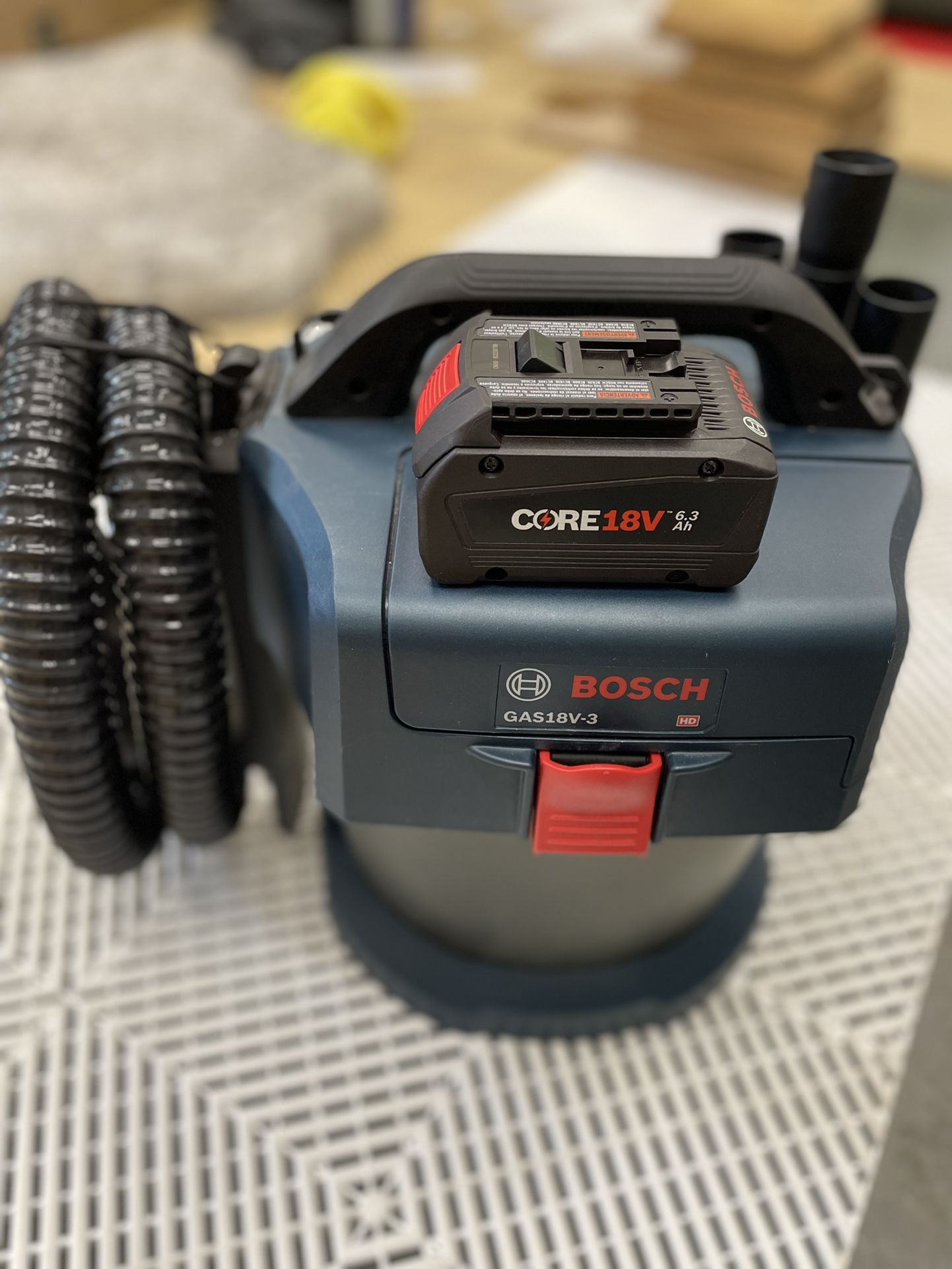 Bosch 18V-3 Vacuum
