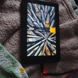 Samsung Tablet Galaxy 3 And Kindle Tablet Amazon D01400
