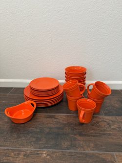 Rachael Ray Double Ridge Dinnerware Set in Orange