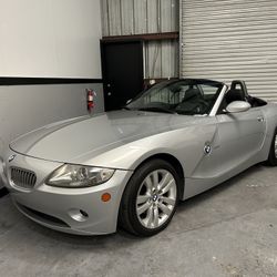 2005 BMW Z4 3.0i 