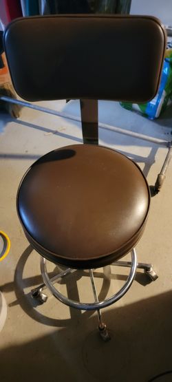 Medical Grade Hydraulic Chair With Back