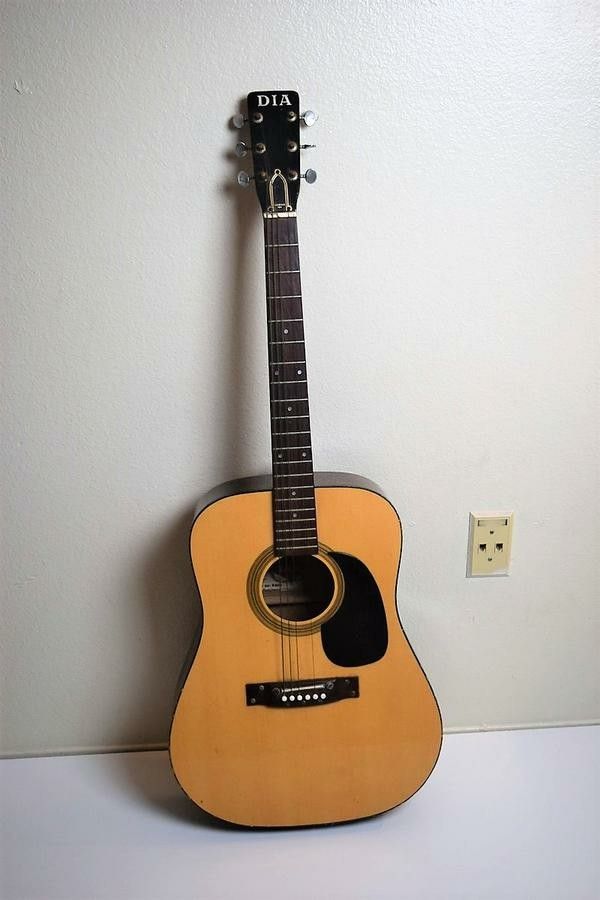 Vintage - DIA Acoustic Guitar - Model 7000