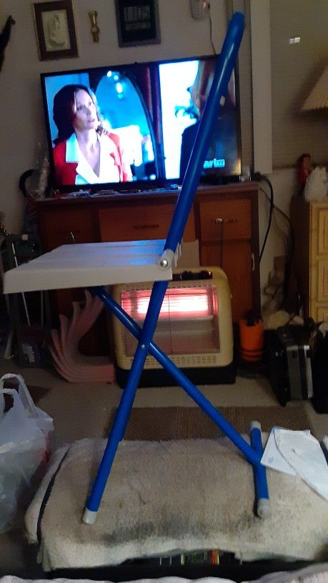 Folding Seat/Cane Aid