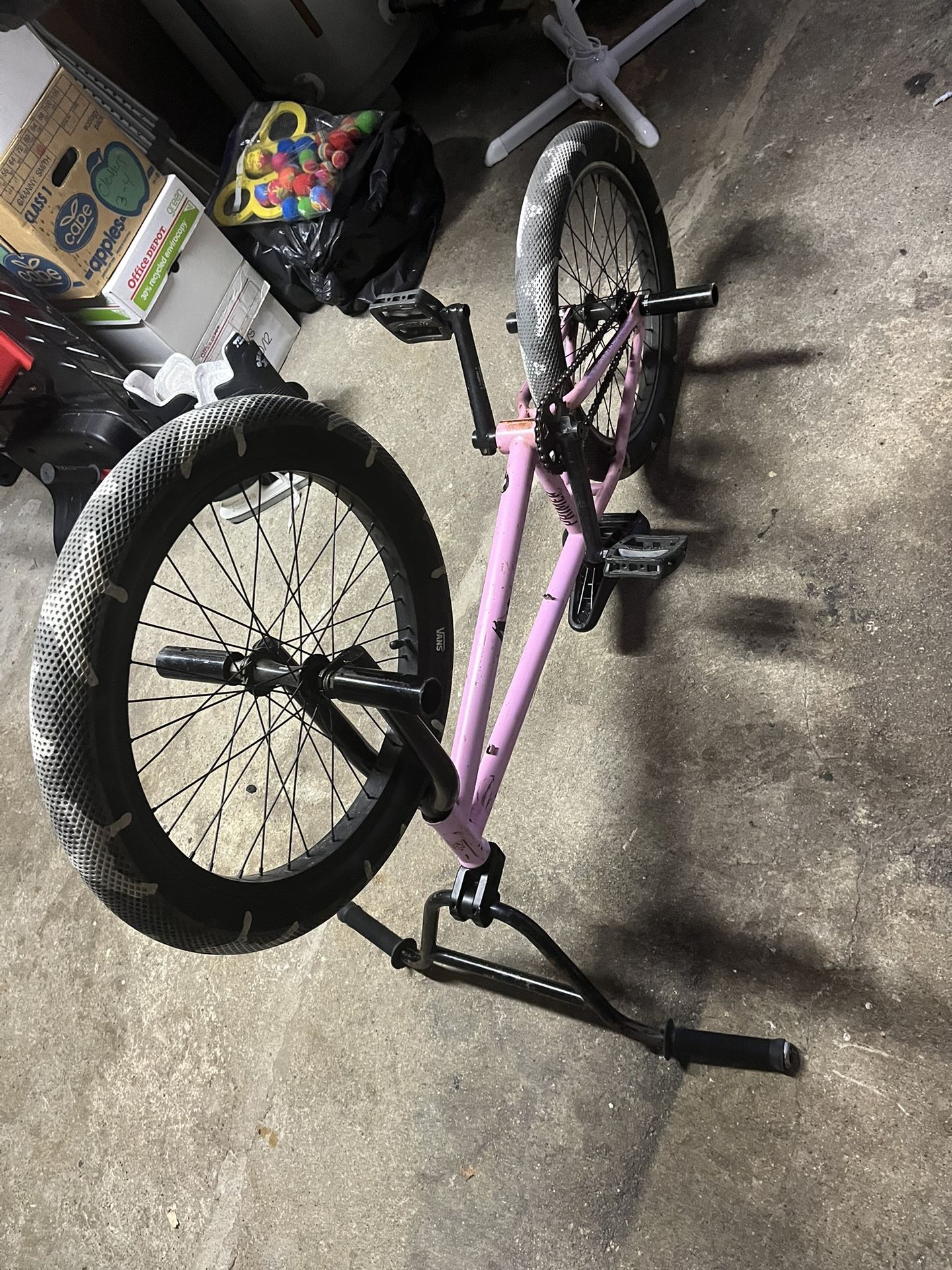 20’ Pink Sunday Primer Bmx bike
