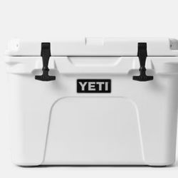 Yeti tundra 35 hard Cooler - New 
