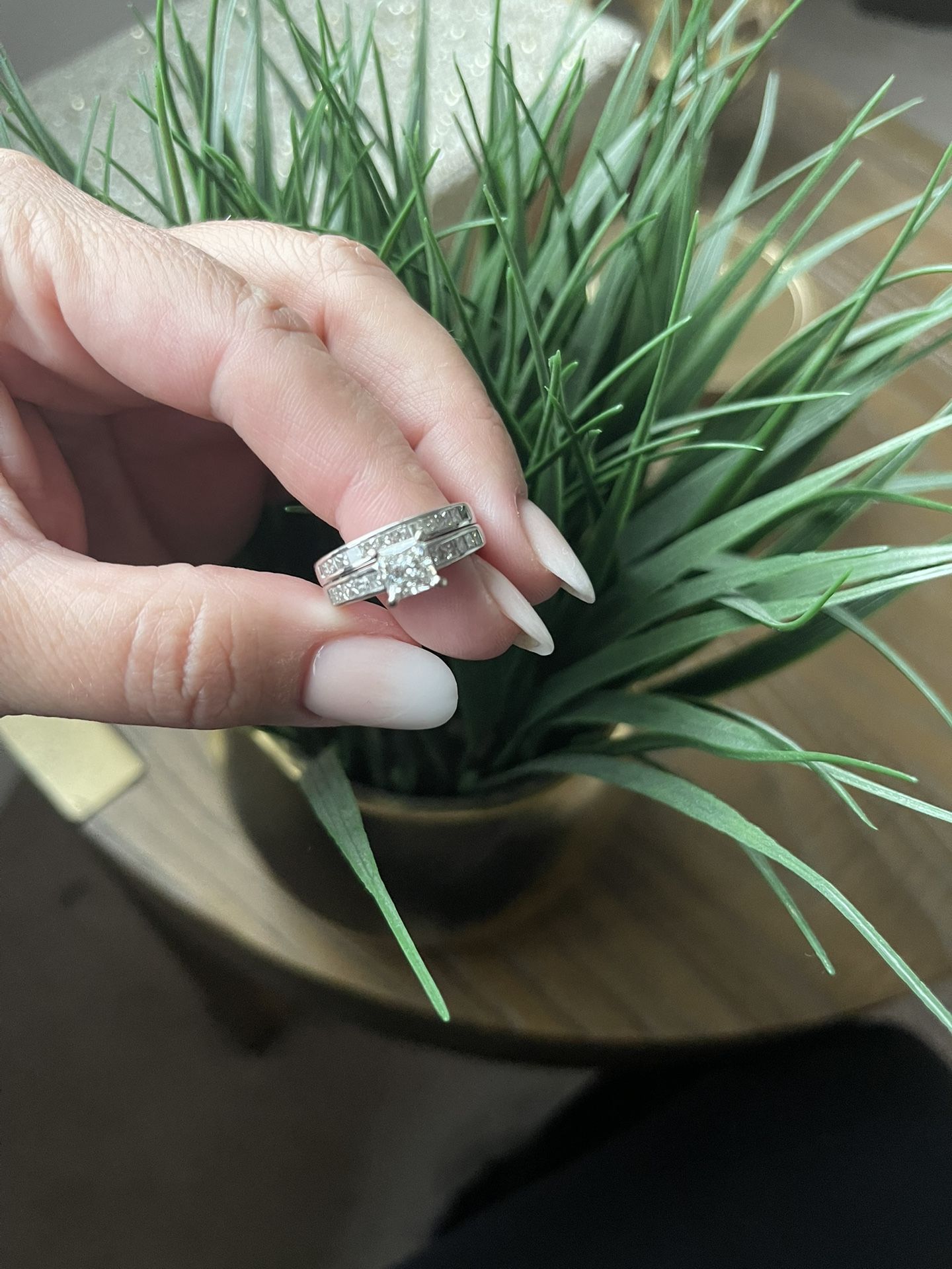 14K White Gold Diamond Ring