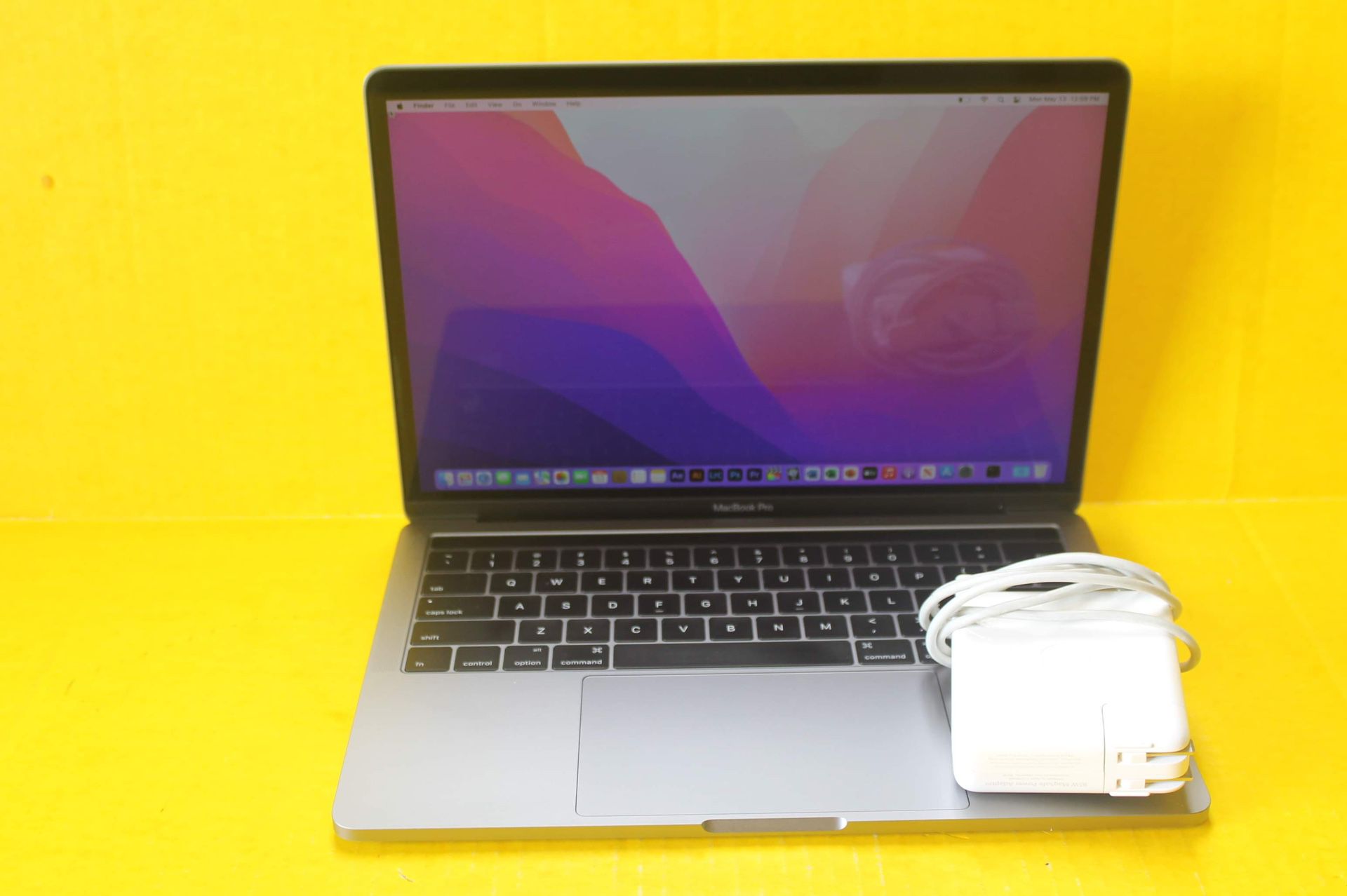 MacBook Pro 13” A1706 i.7 3.3GHz 16GB Ram 1TB Flash Storage #B12