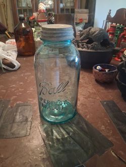 #13 ball Mason jar 1 quart