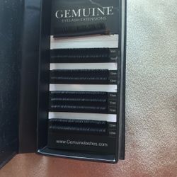 Classic And Volume Eyelash Extensions 