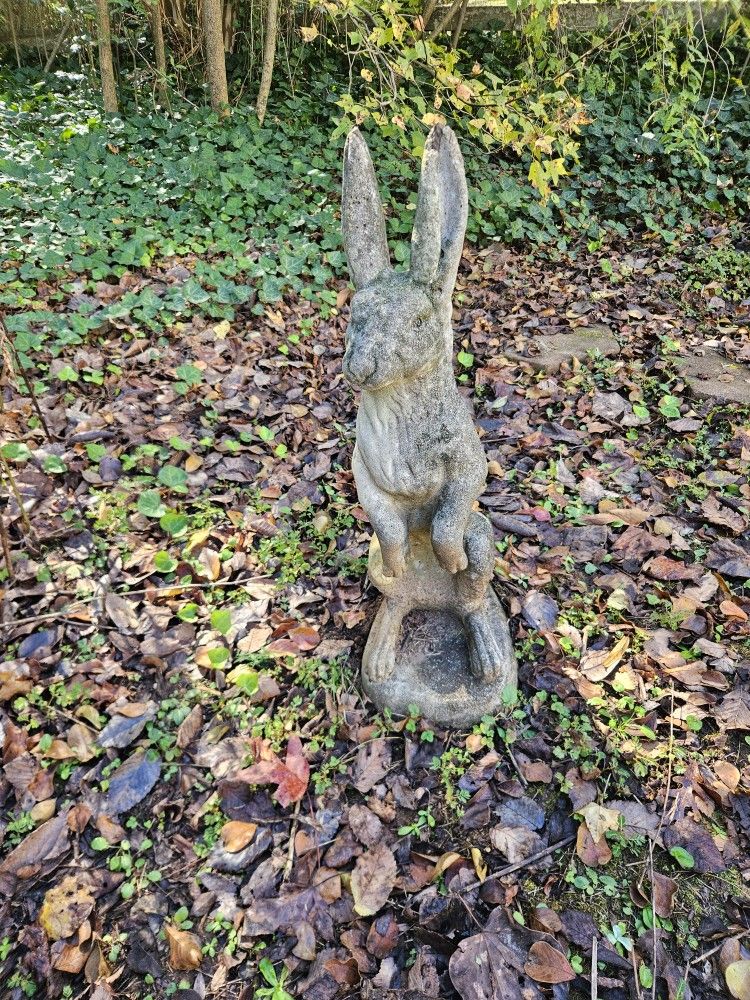 Rabbit  garden Statue